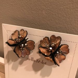 Stella & Dot Juliana Statement Studs